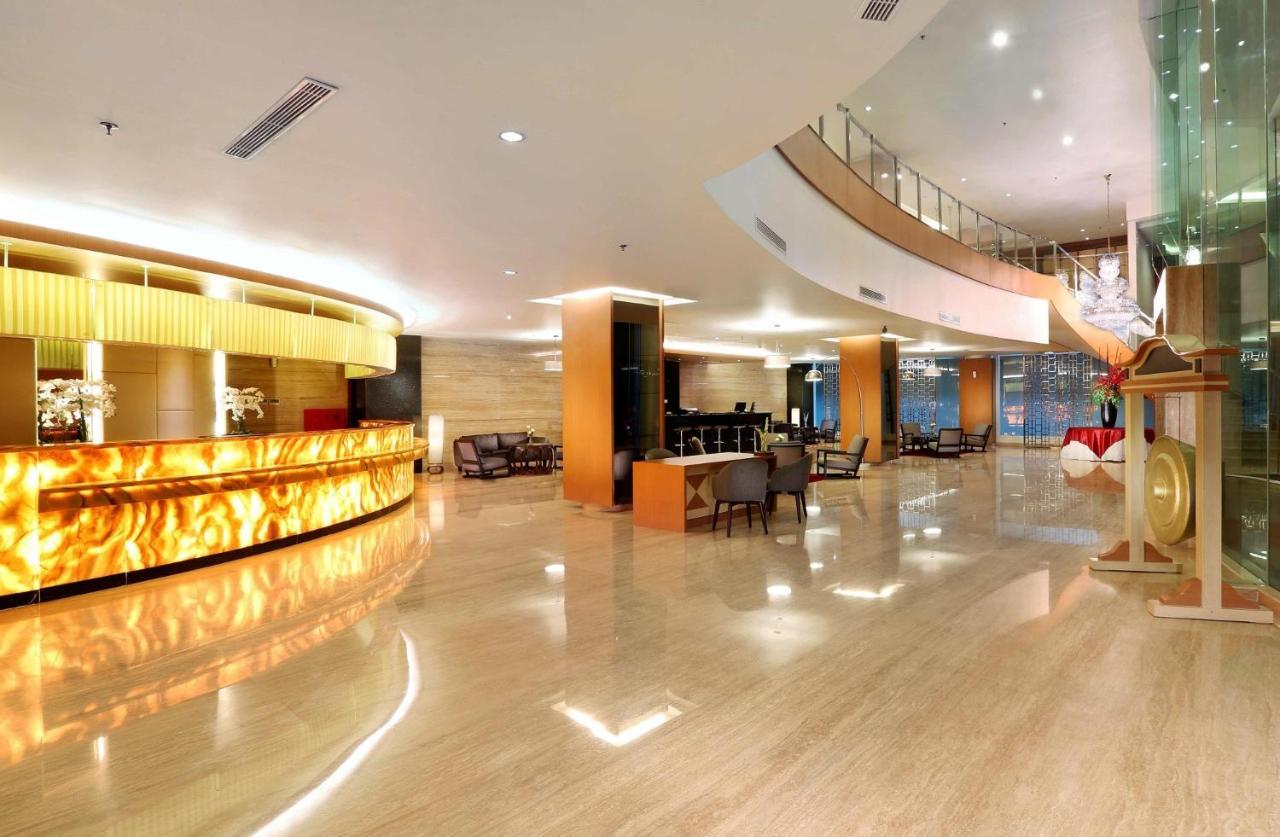 Golden City Hotel And Convention Center - Chse Certified Semarang Exterior foto